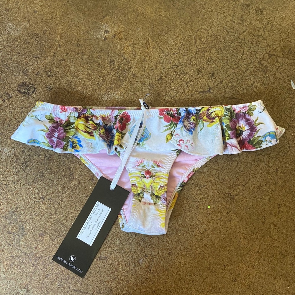 ❌SOLD❌NWT Wildfox Betty French Flowers Bikini Set - Picture 4 of 5